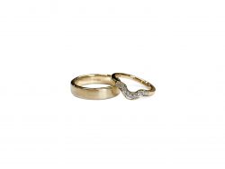 9ct Yellow Gold Brushed : Curved with diamonds on a whitebackground